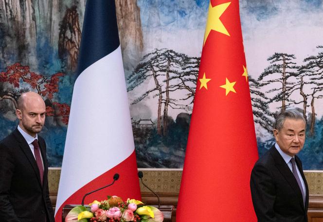 Un pájaro casero francés francés, Jeanc Barttor Wag Dember Deime en el precio en el Iime en Marijing, 27 de marzo de 2025.